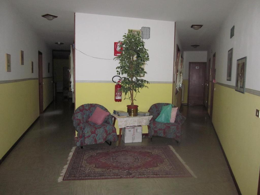 Albergo Leon Bianco Moggio Udinese Exterior photo
